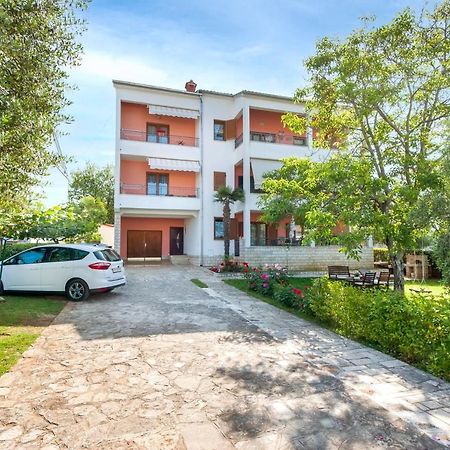 Apartments Adria Ровин Екстериор снимка