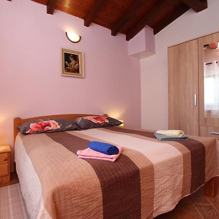 Apartments Adria Ровин Екстериор снимка