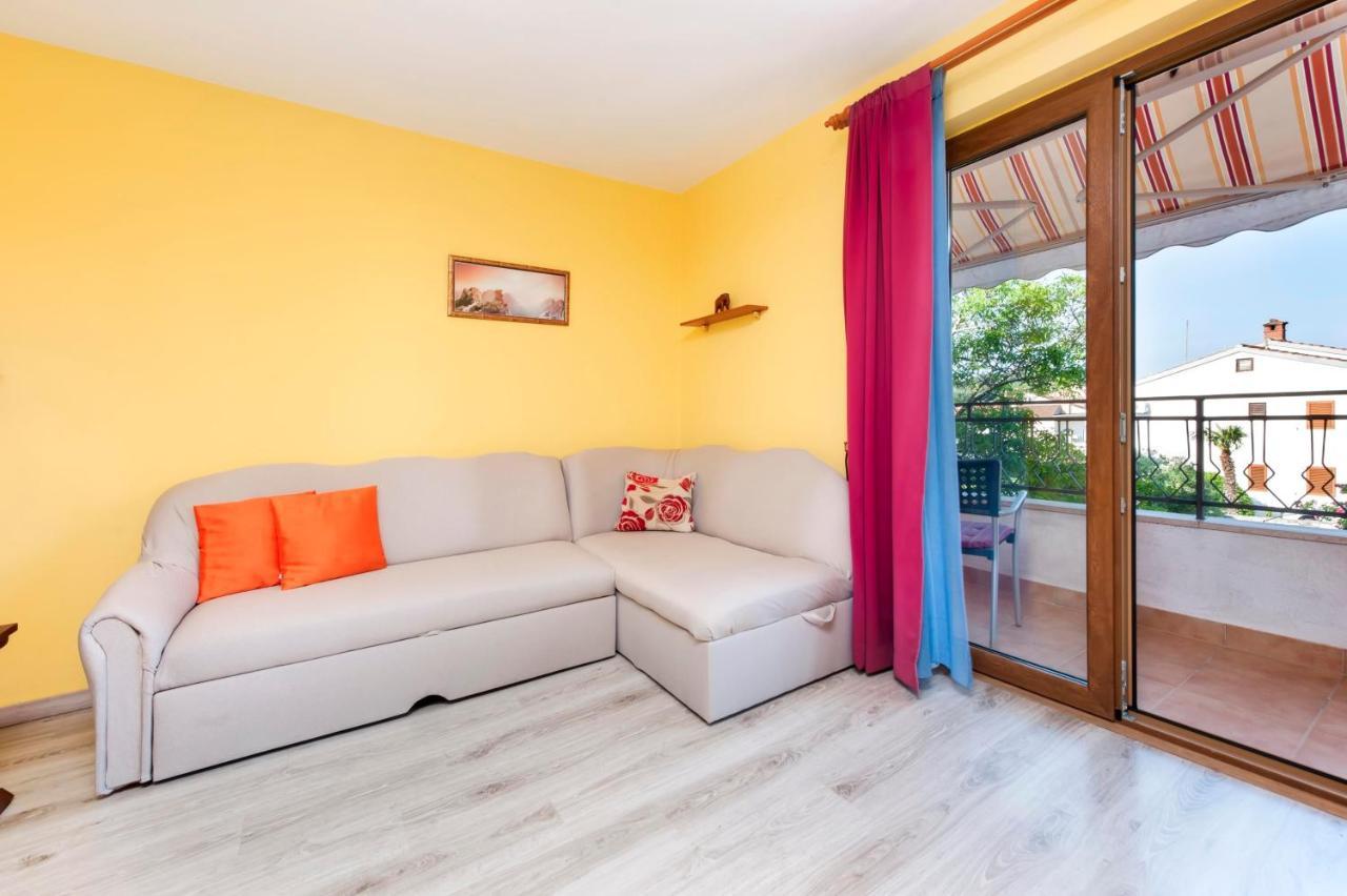 Apartments Adria Ровин Екстериор снимка