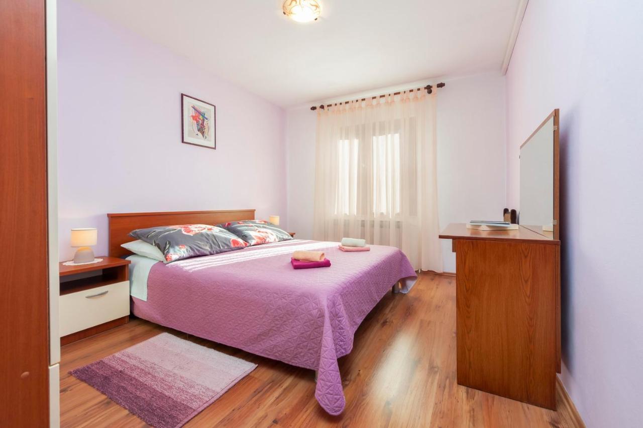 Apartments Adria Ровин Екстериор снимка