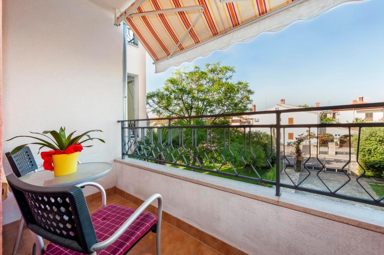 Apartments Adria Ровин Екстериор снимка
