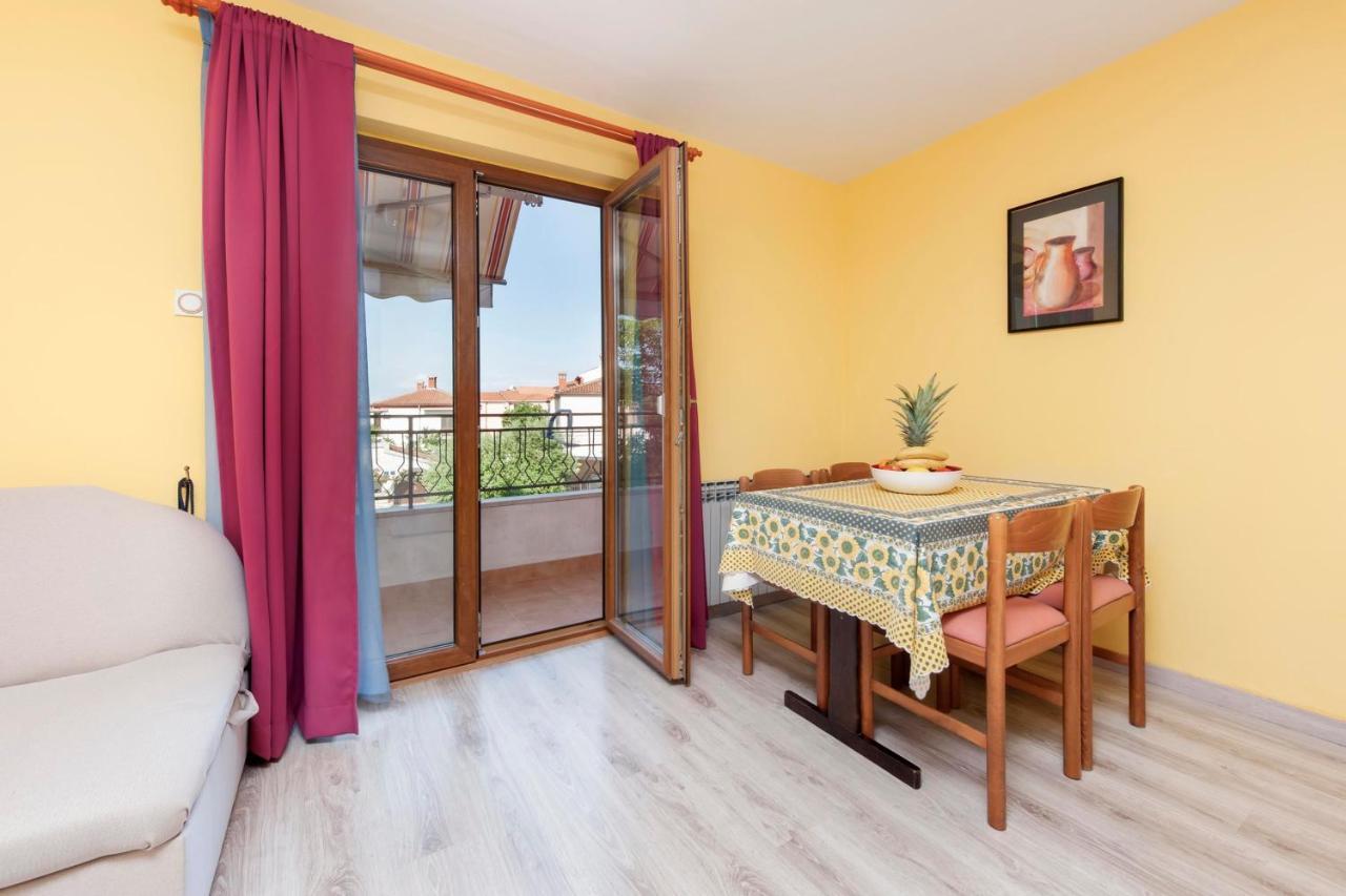 Apartments Adria Ровин Екстериор снимка