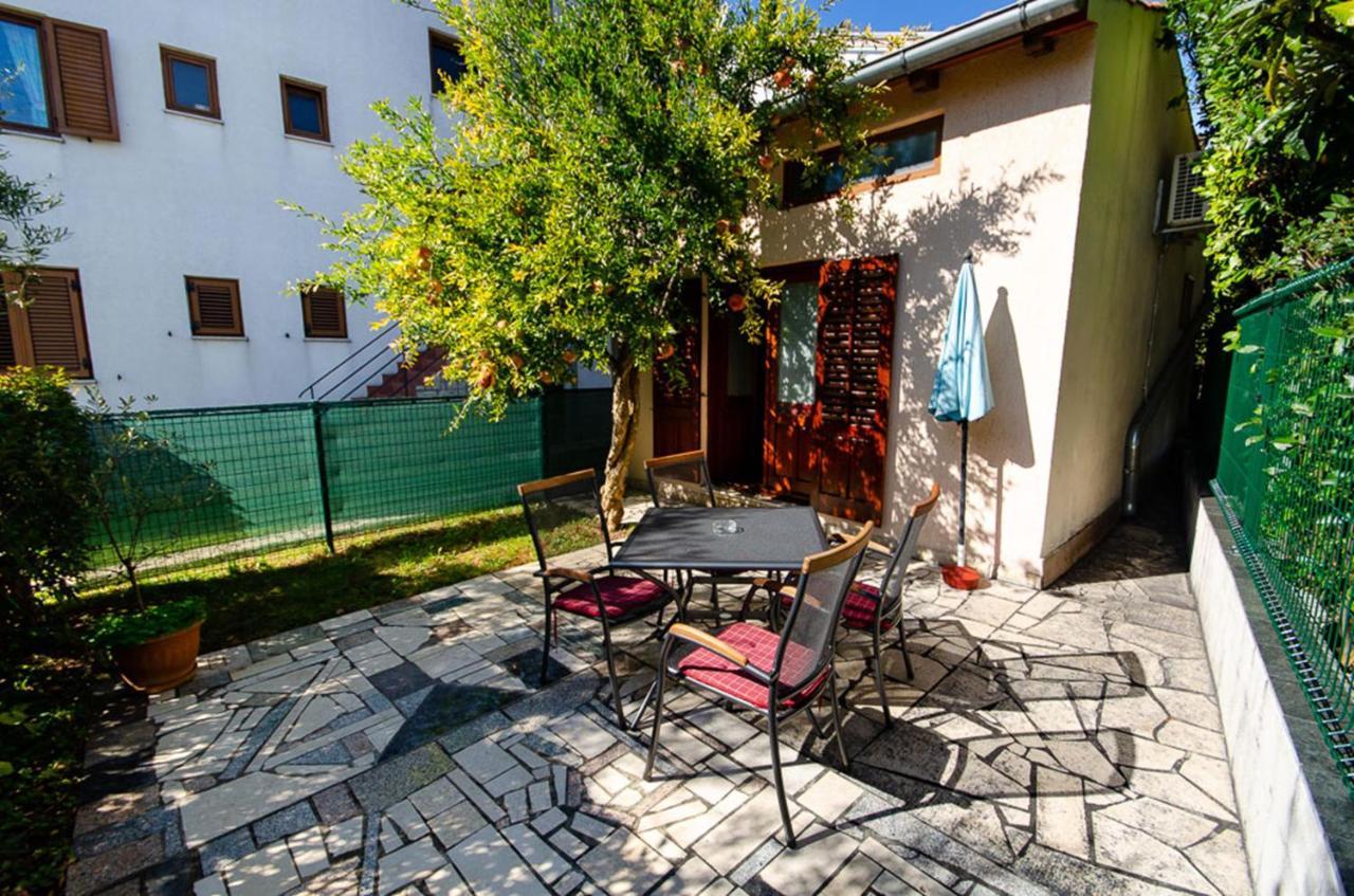 Apartments Adria Ровин Екстериор снимка