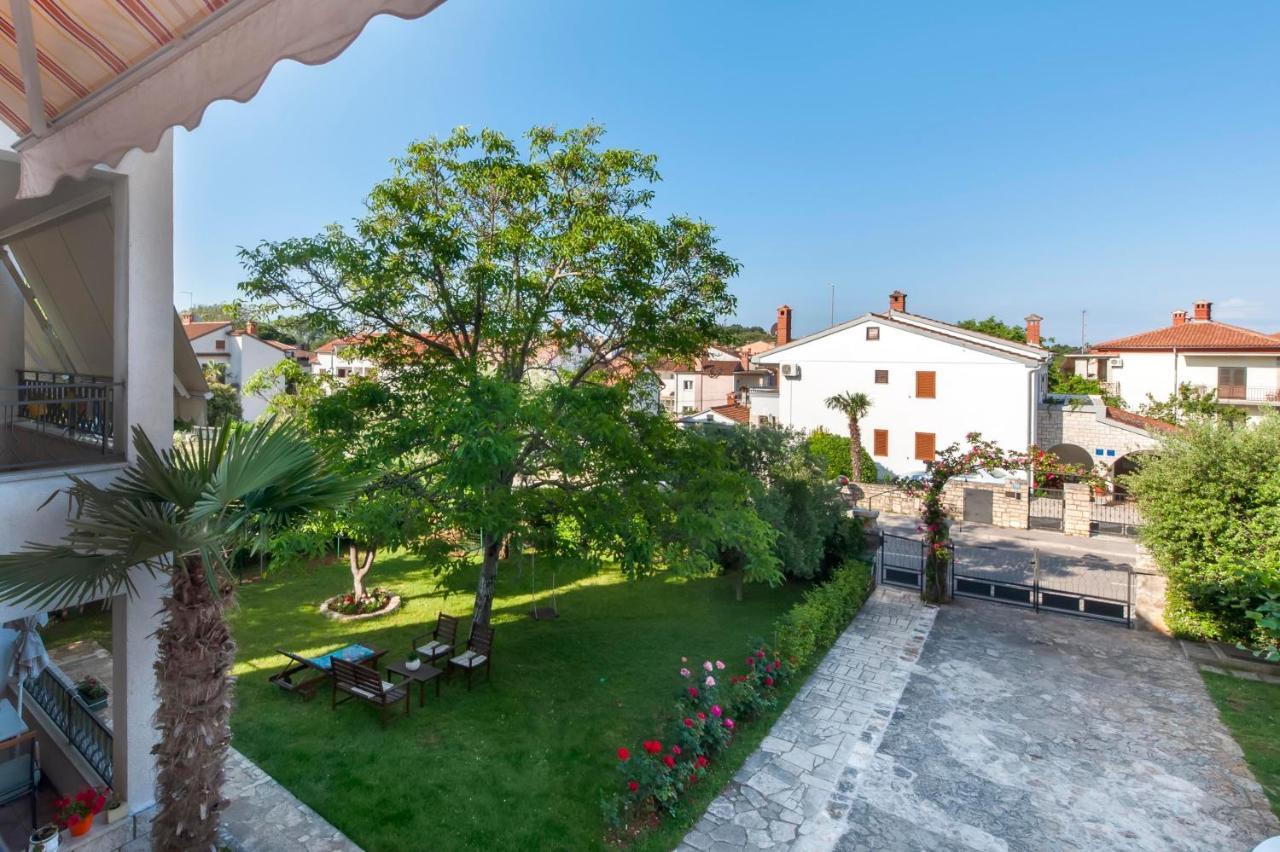 Apartments Adria Ровин Екстериор снимка