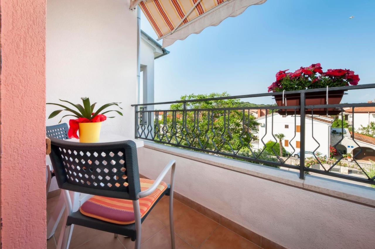 Apartments Adria Ровин Екстериор снимка
