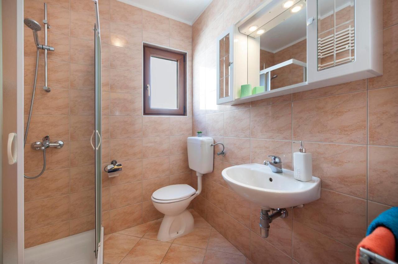 Apartments Adria Ровин Екстериор снимка