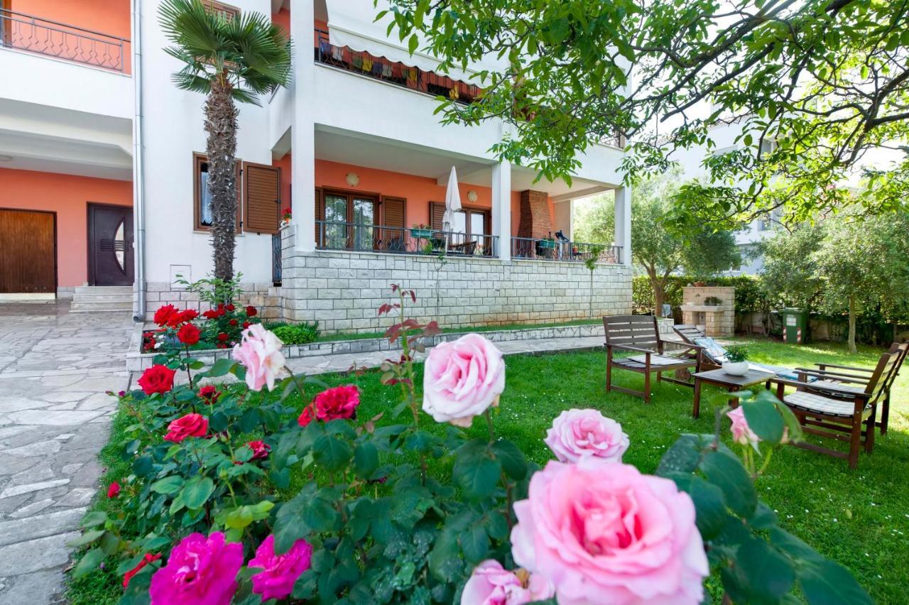 Apartments Adria Ровин Екстериор снимка