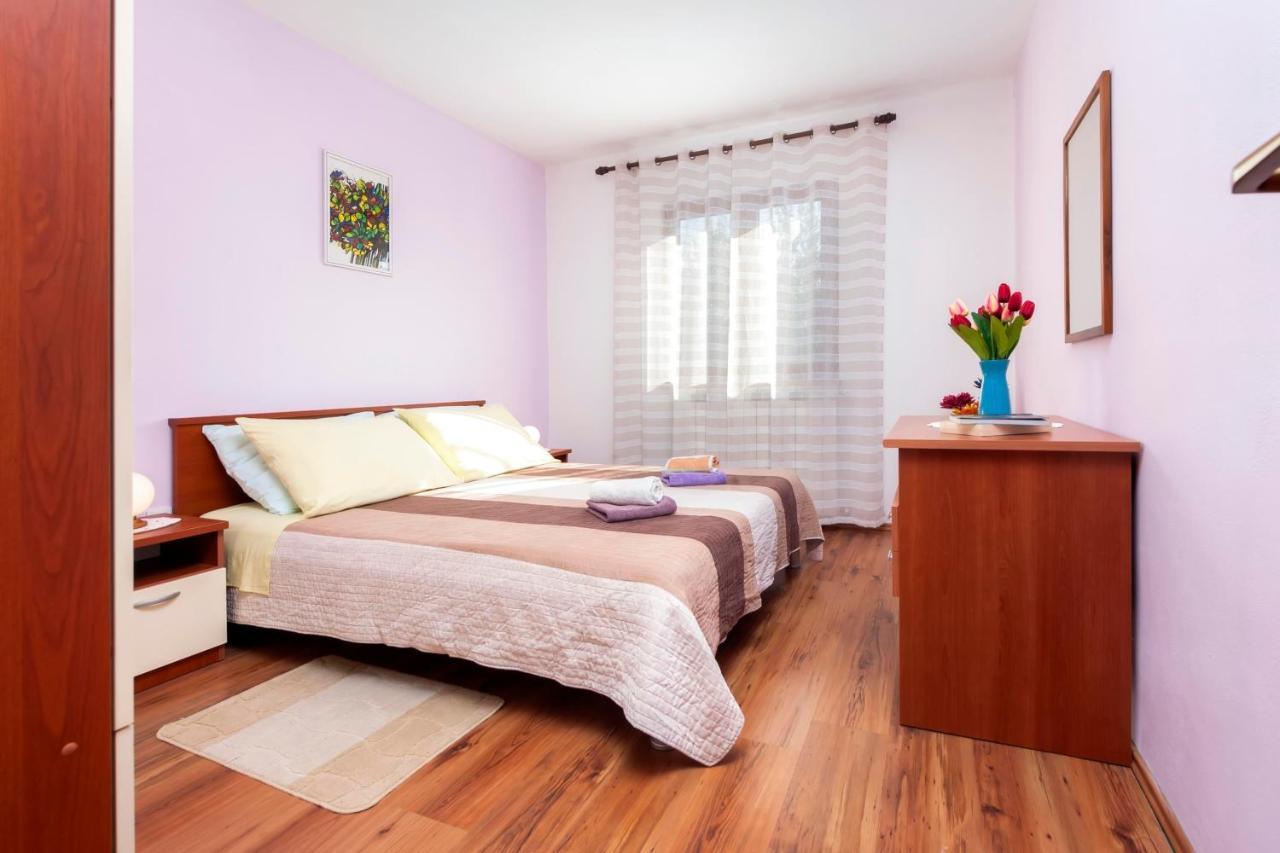 Apartments Adria Ровин Екстериор снимка