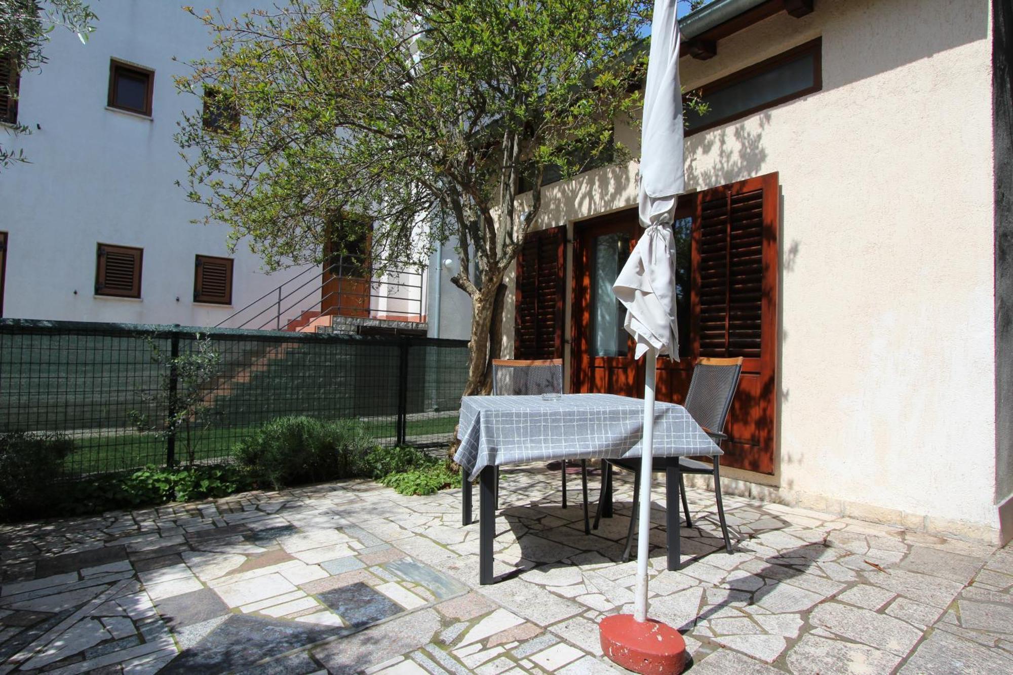 Apartments Adria Ровин Екстериор снимка